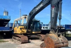 Escavadeira John Deere 210G 2020 - 11.648 Horas - Fortaleza/CE