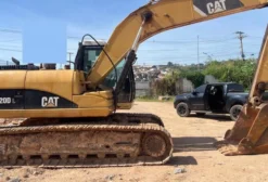 Escavadeira Hidráulica Caterpillar 320DL 2011 – 11.000h – Excelente Estado
