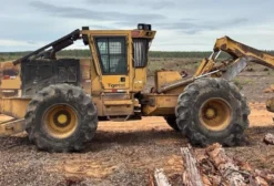 Skidder Florestal Tigercat 620D 2012 – 20.000h – Único Dono – 100% Operacional