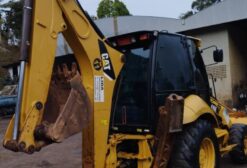 Retroescavadeira Caterpillar 416E 4x4 Usada - 14.547 Horas - Pronta Entrega em Marechal Floriano/ES