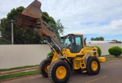 Pá Carregadeira Volvo L60F 2016 – Único Dono, Pintura Original
