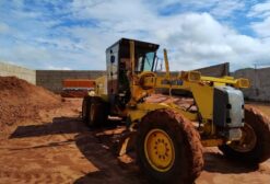 Motoniveladora Komatsu GD555 2011 - Único Dono com Nota Fiscal
