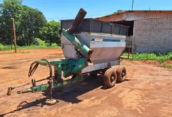 Vagão Distribuidor de Ração Casale Feeder SC 45 com Balança - Usado