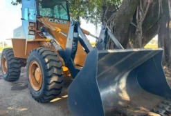 Pá Carregadeira Case W20E 2011 – 9.000h – Motor Cummins – Excelente Estado