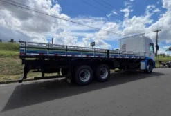 Carroceria de Madeira Margutti para Caminhão Iveco Tector 24.280