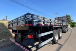 Carroceria de Madeira MBB para Caminhão Mercedes-Benz Atego 2429 Truck