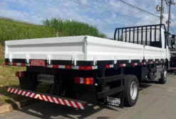 Carroceria de Aço Margutti para Caminhão Accelo 1017