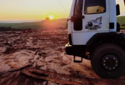 Locação de Caminhão Caçamba Basculante para Terraplanagem