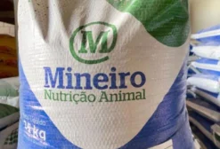 Suplemento Mineral MINEIRO FÓS 130 – 25kg – 130g de Fósforo para Reprodução e Desempenho Bovino