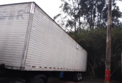 Carreta Baú Antonine 2 Eixos Ano 1995 – 120 m³, Ótima para Cargas Volumosas