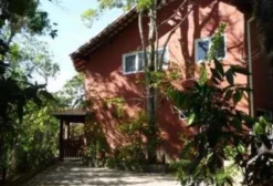 Linda Mansão Rural em Saquarema/RJ – 24.500 m² com Lago e Piscina