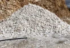 Jazida de Quartzo em Rocha de Alta Pureza - Sílica Cristal - Vitória da Conquista/BA