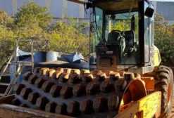 Rolo Compactador Caterpillar CP533E 2010 – Único Dono, 6.400h, NF de Origem