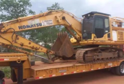 Escavadeira Komatsu PC200 Série 8 Ano 2014 - 22.000h - Goiânia