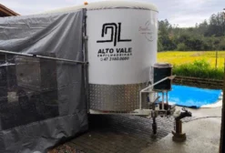 Trailer Vtav para Acampamento com Capacidade para 2 a 3 Cavalos
